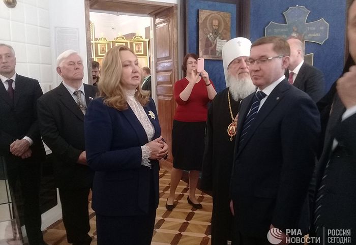 Губернатор Тюменской области Владимир Якушев и митрополит Тобольский и Тюменский Димитрий осматривают музей. Фото: РИА Новости / Ольга Ерачина